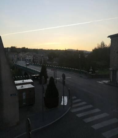 F1 1Er Etage 3 Personnes Apartment Aubenas Bagian luar foto