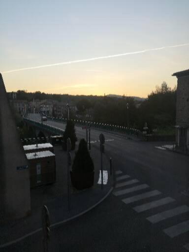 F1 1Er Etage 3 Personnes Apartment Aubenas Bagian luar foto